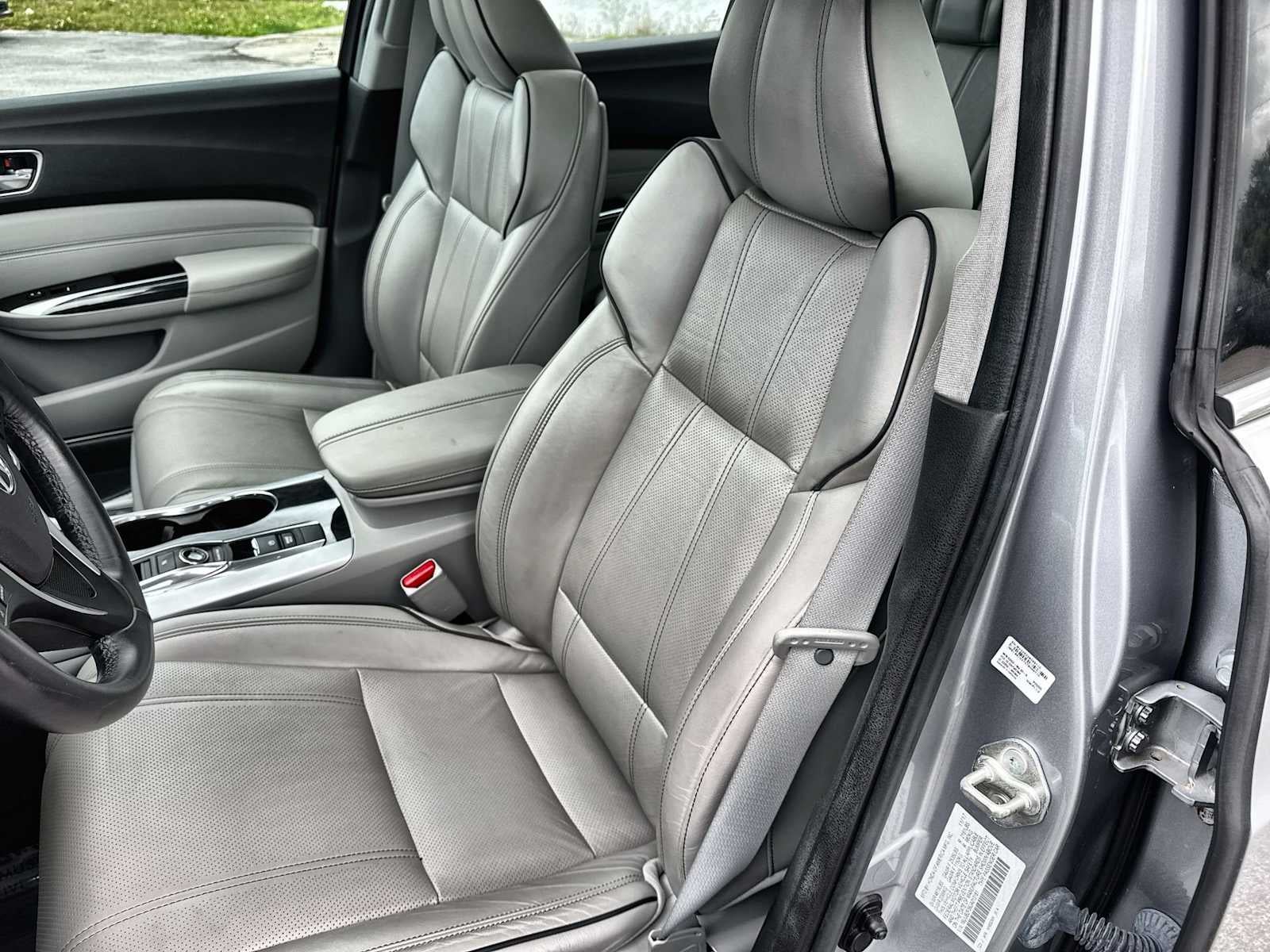 Acura TLX 2018 con paquete tecnológico