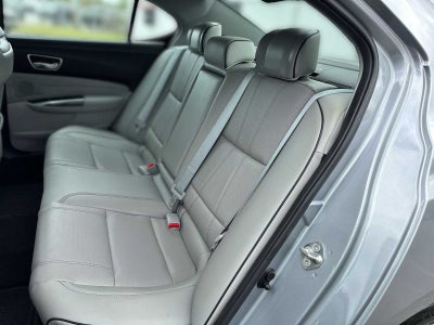 Acura TLX 2018 con paquete tecnológico