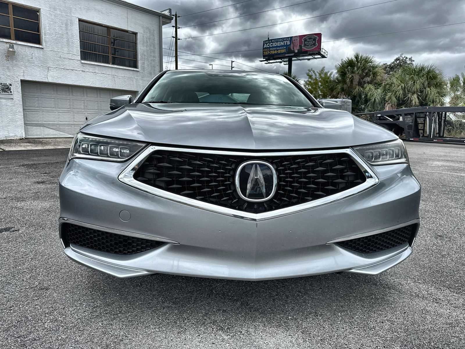 Acura TLX 2018 con paquete tecnológico