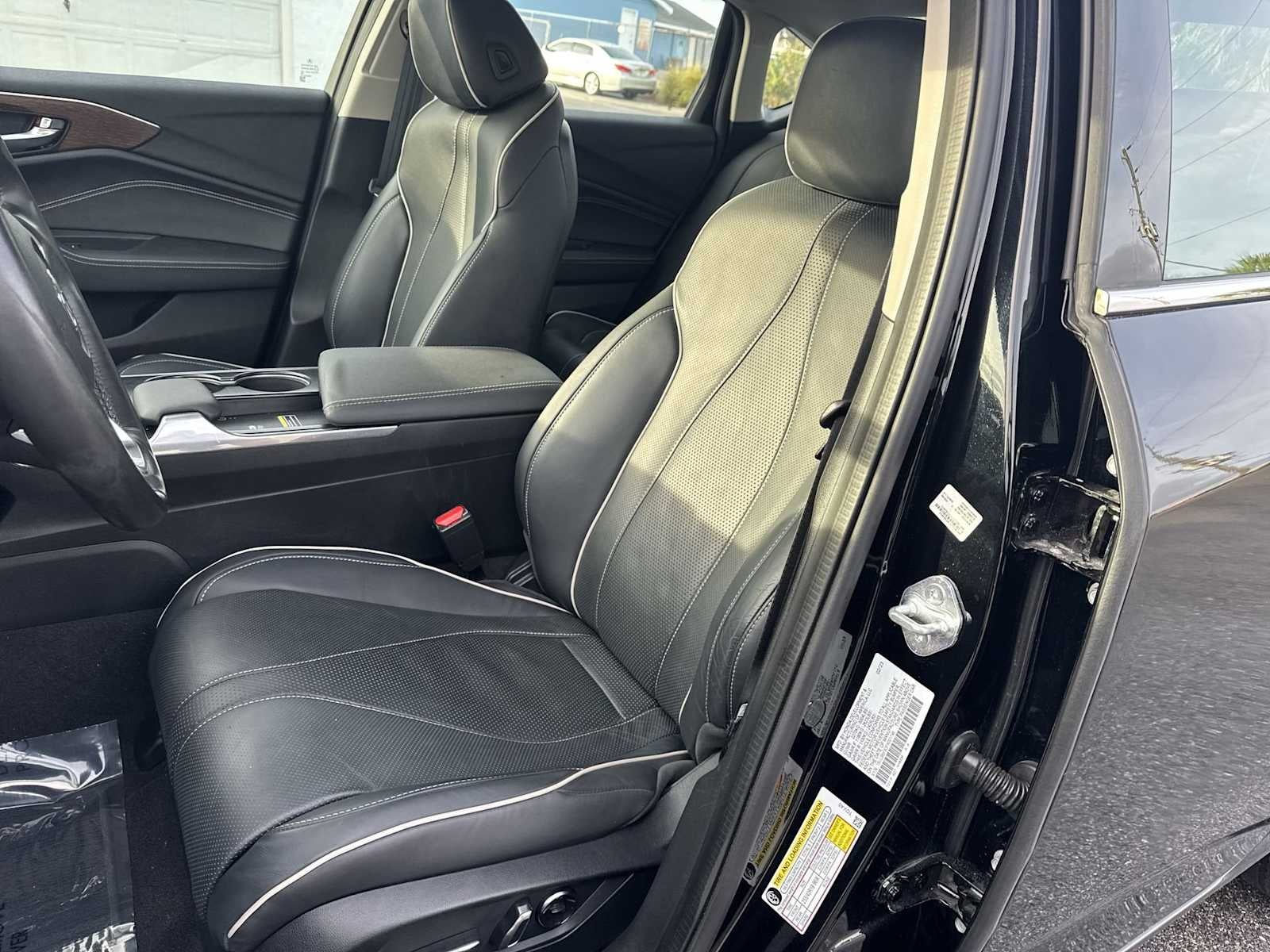 Acura TLX 2023 con paquete Advance