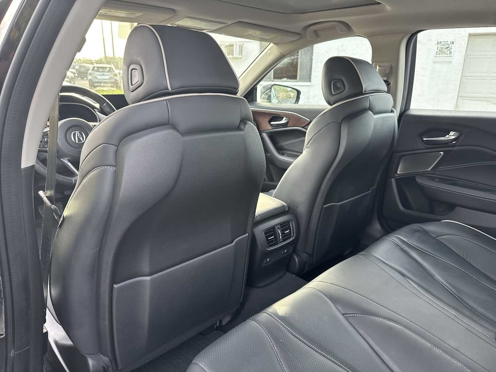 Acura TLX 2023 con paquete Advance