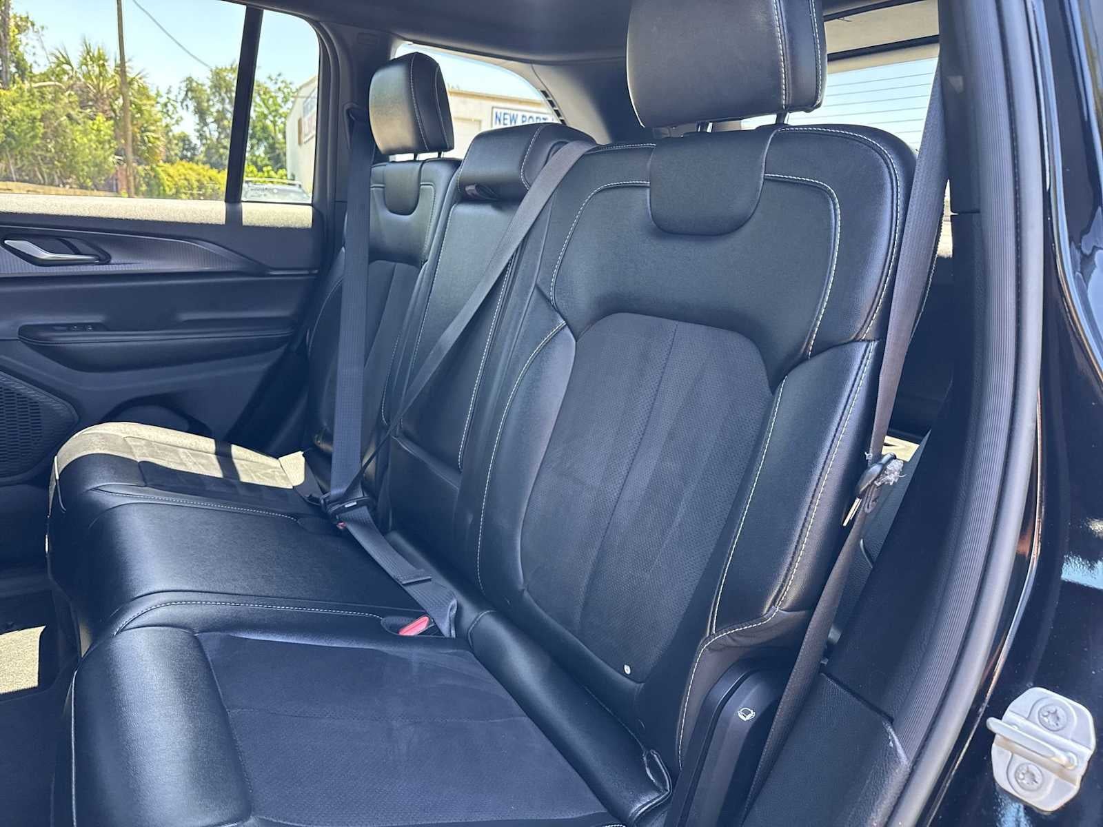 Jeep Grand Cherokee Altitude 2023