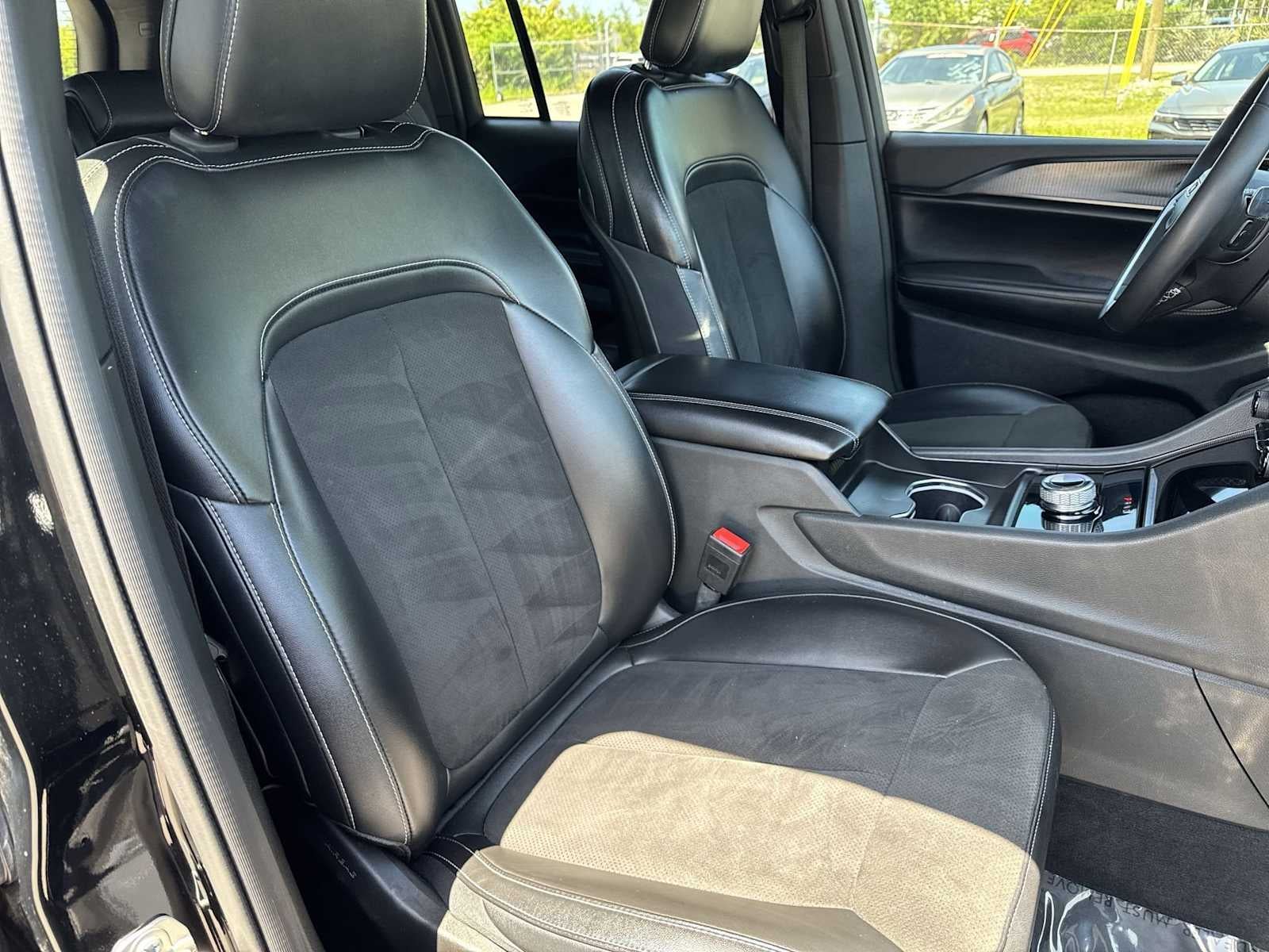 Jeep Grand Cherokee Altitude 2023