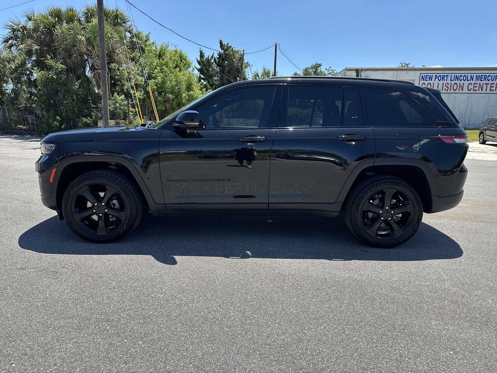 Jeep Grand Cherokee Altitude 2023