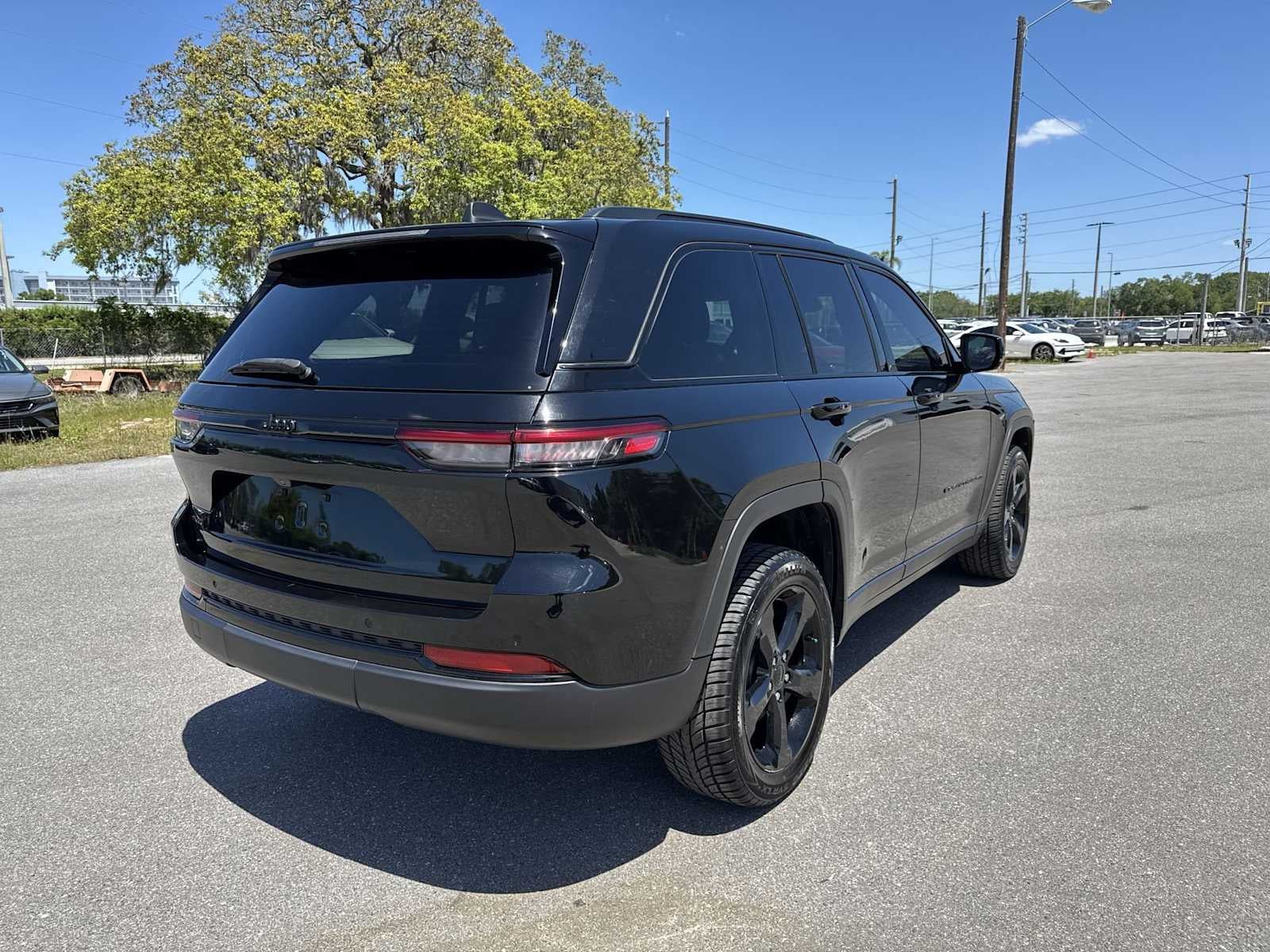 Jeep Grand Cherokee Altitude 2023