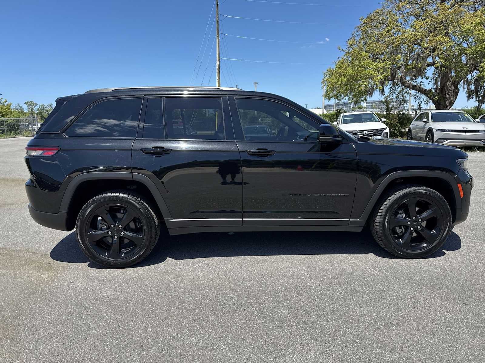 Jeep Grand Cherokee Altitude 2023