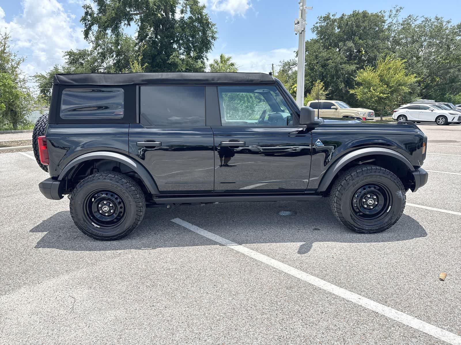 Ford Bronco Black Diamond 2023