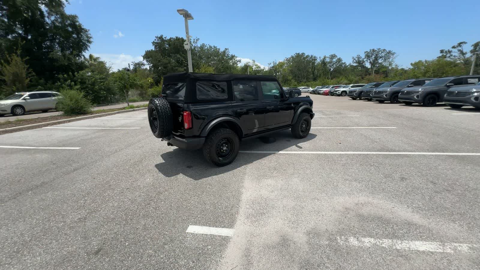 Ford Bronco Black Diamond 2023