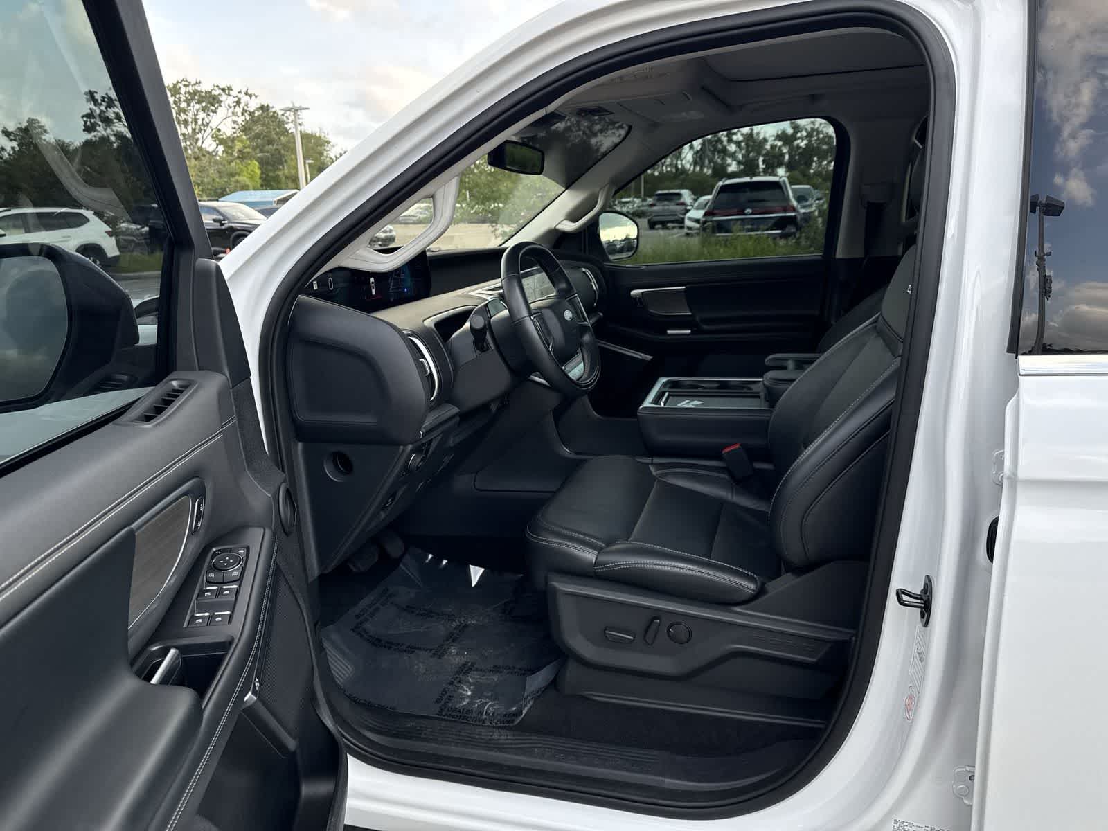 Ford Expedition Max Platinum 2025