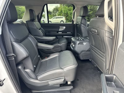 Ford Expedition Max Platinum 2025