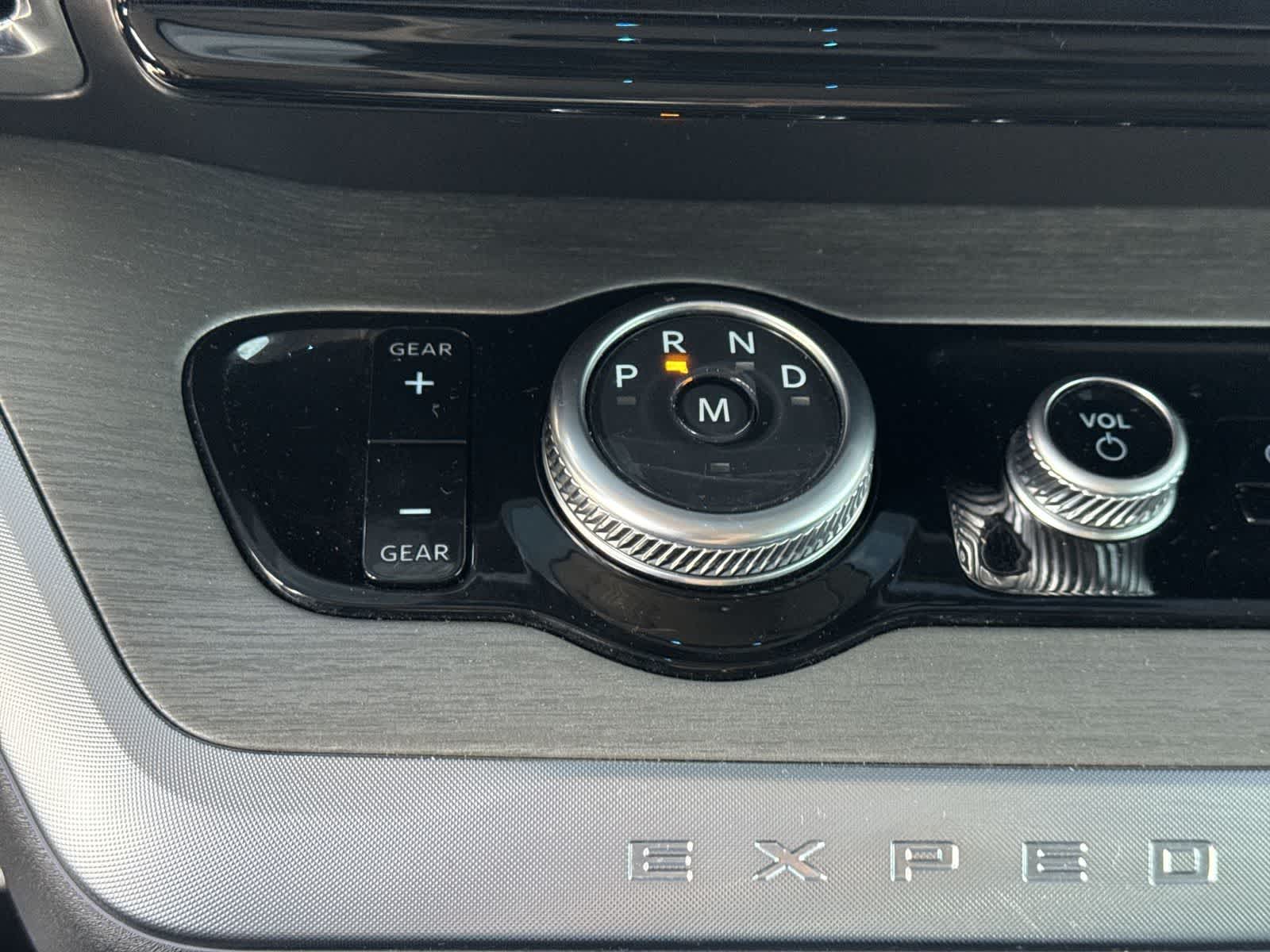 Ford Expedition Max Platinum 2025