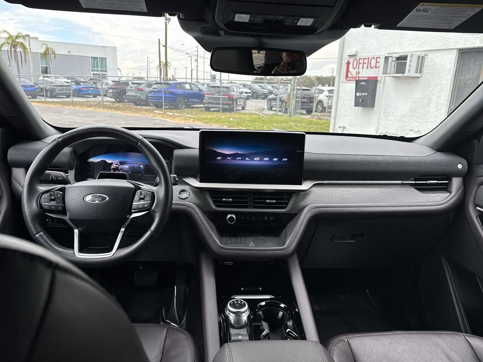 Ford Explorer Platinum 2025