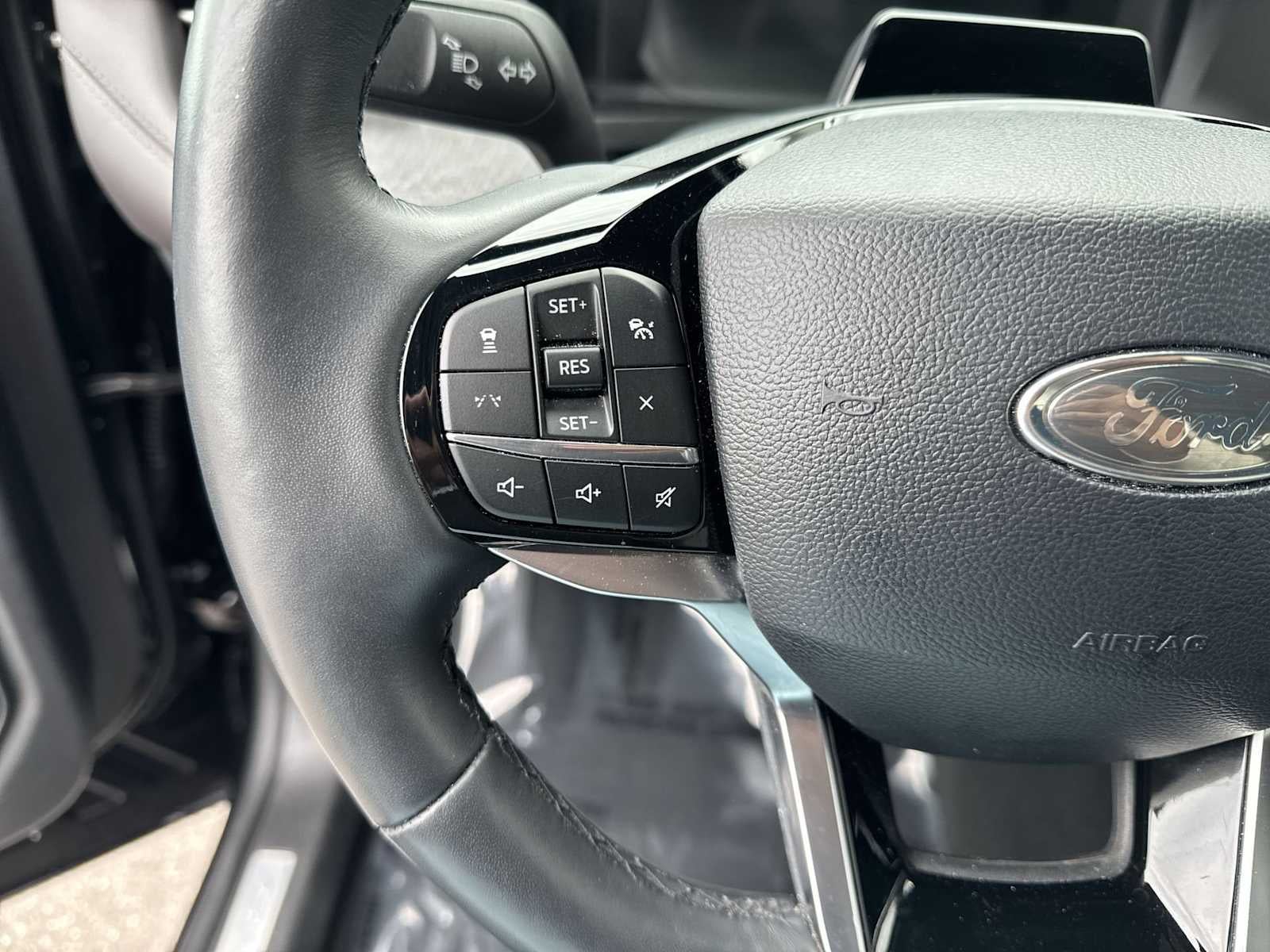 Ford Explorer Platinum 2025