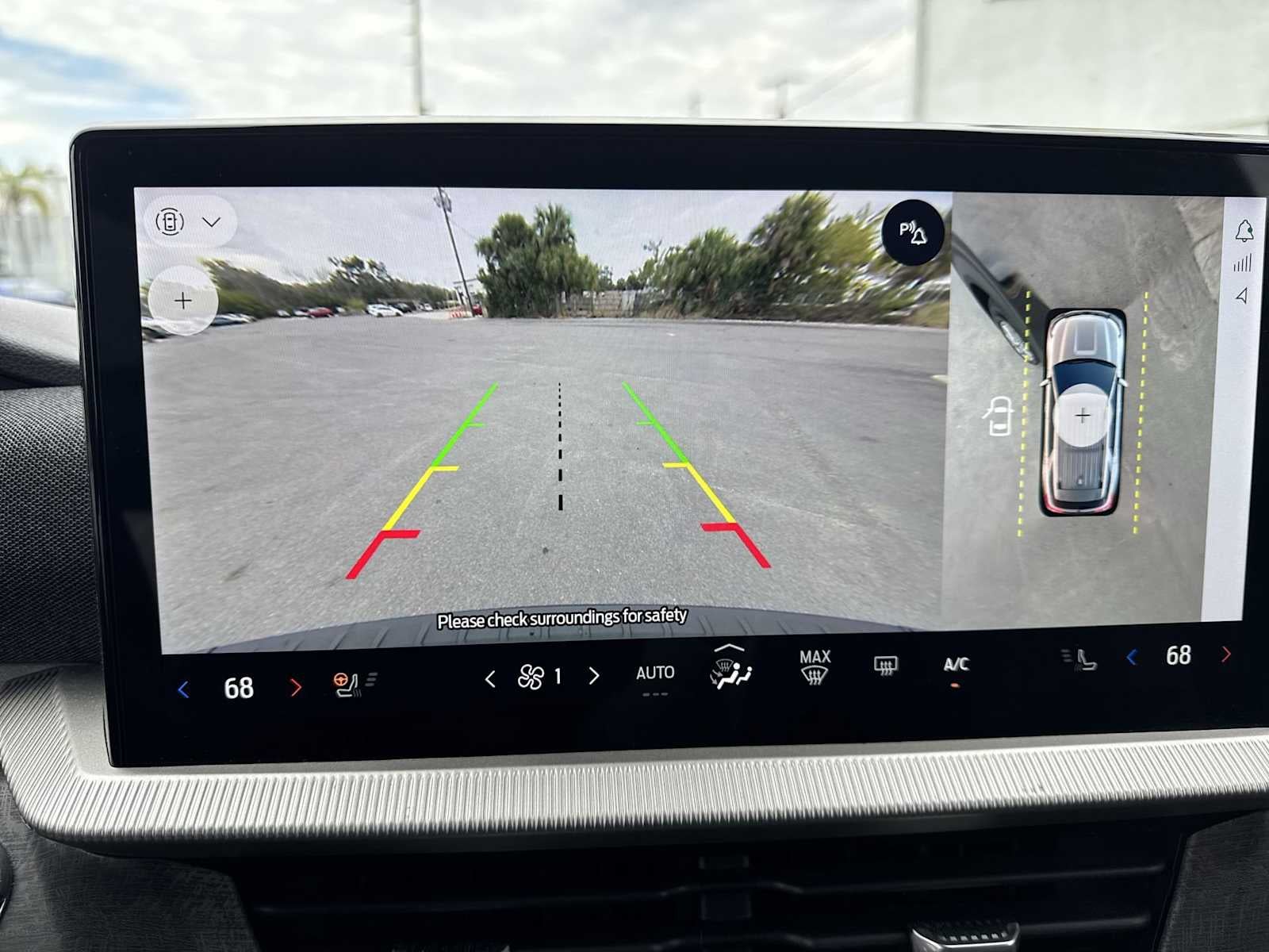 Ford Explorer Platinum 2025