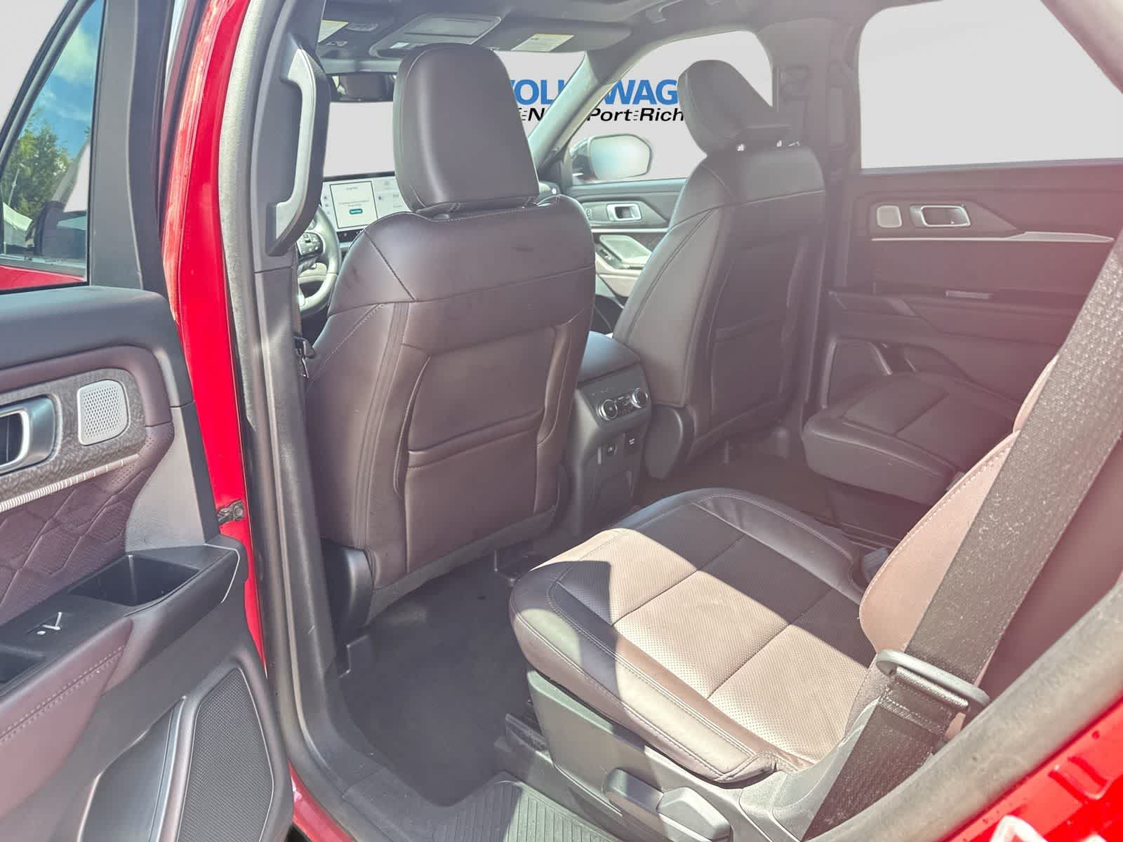 Ford Explorer Platinum 2025