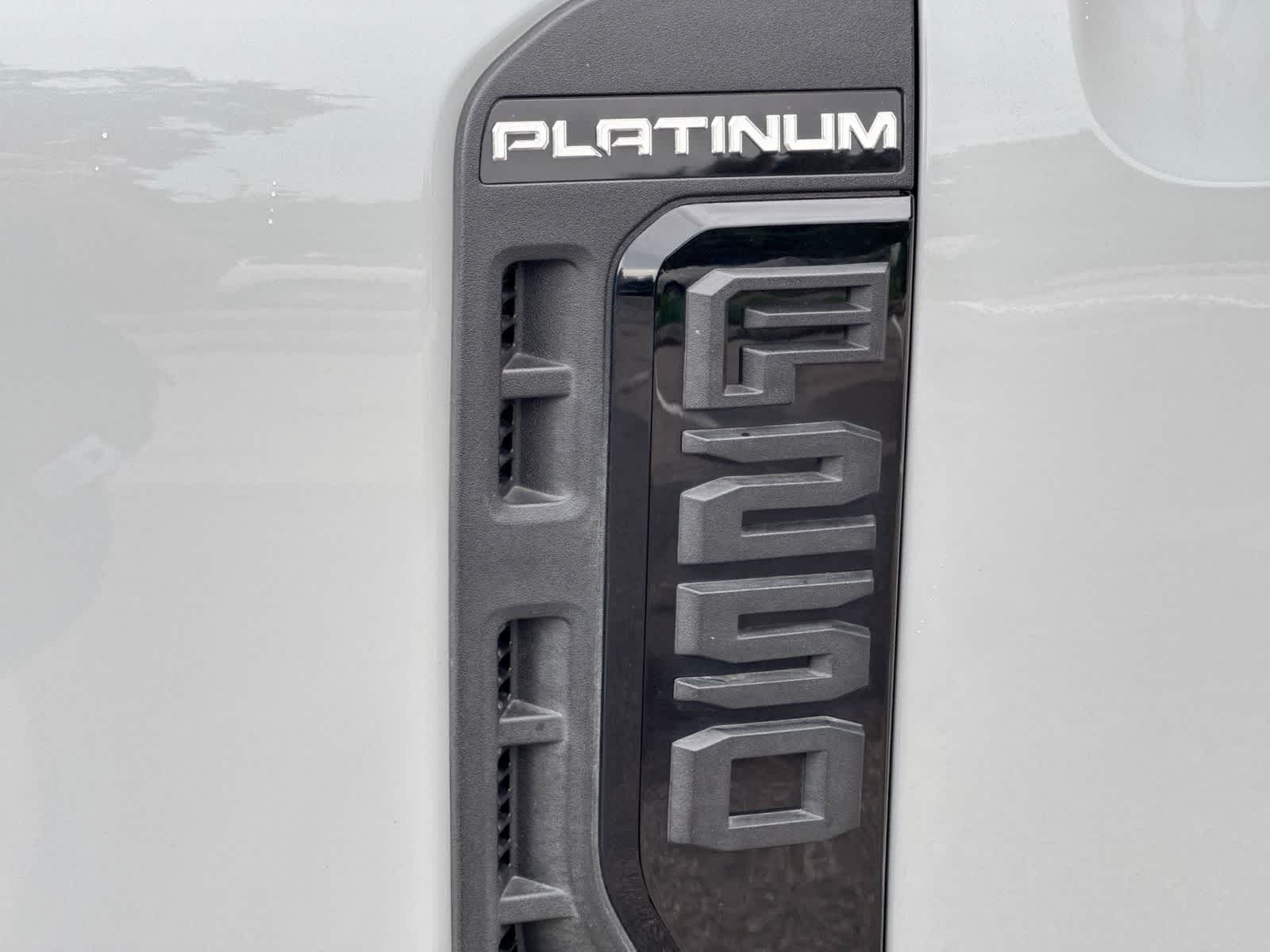 Ford Super Duty F-250 SRW Platinum 2026