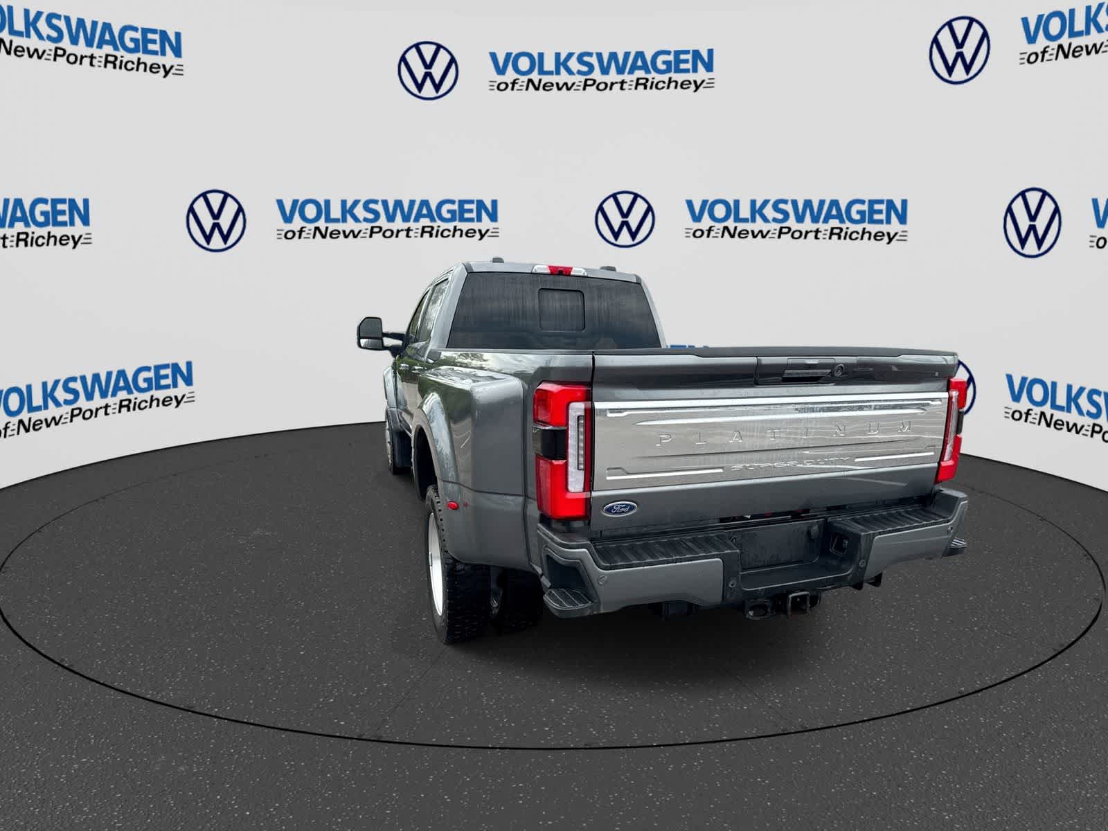 Ford Super Duty F-450 Pickup Platinum 2024