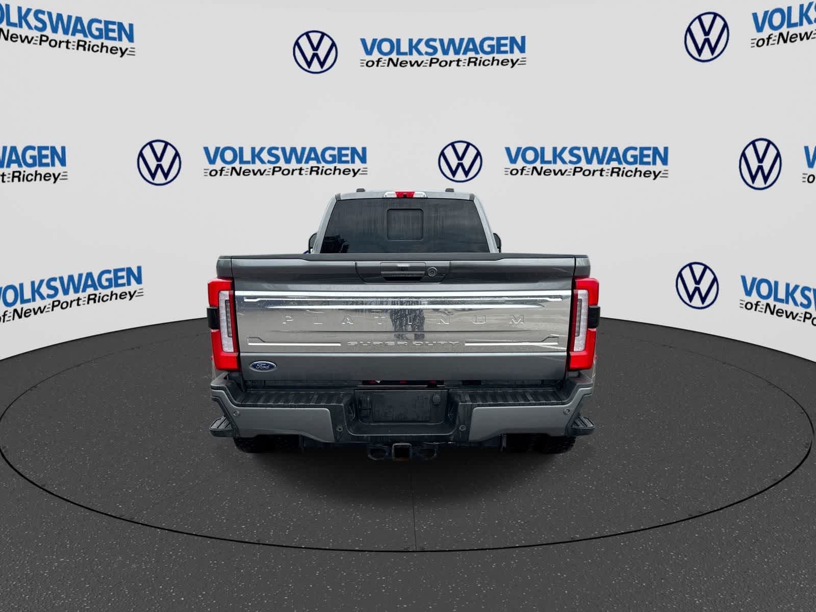 Ford Super Duty F-450 Pickup Platinum 2024