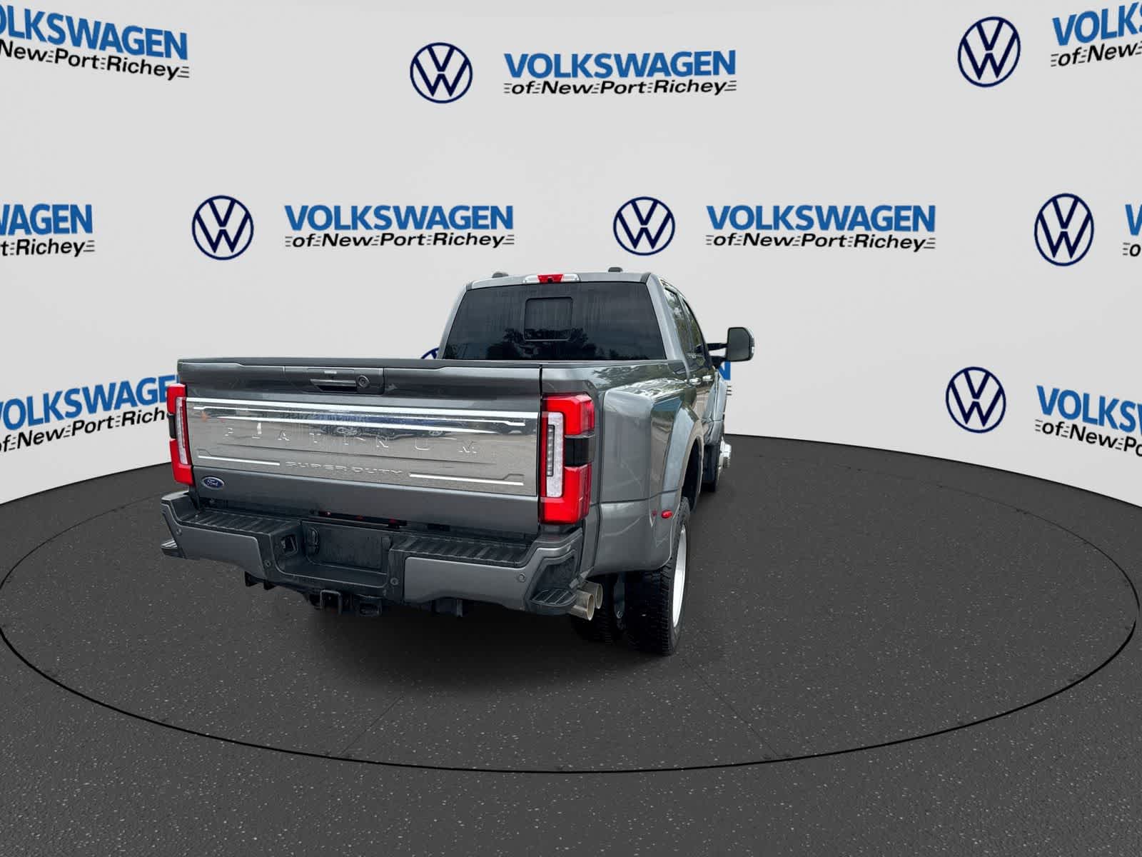 Ford Super Duty F-450 Pickup Platinum 2024