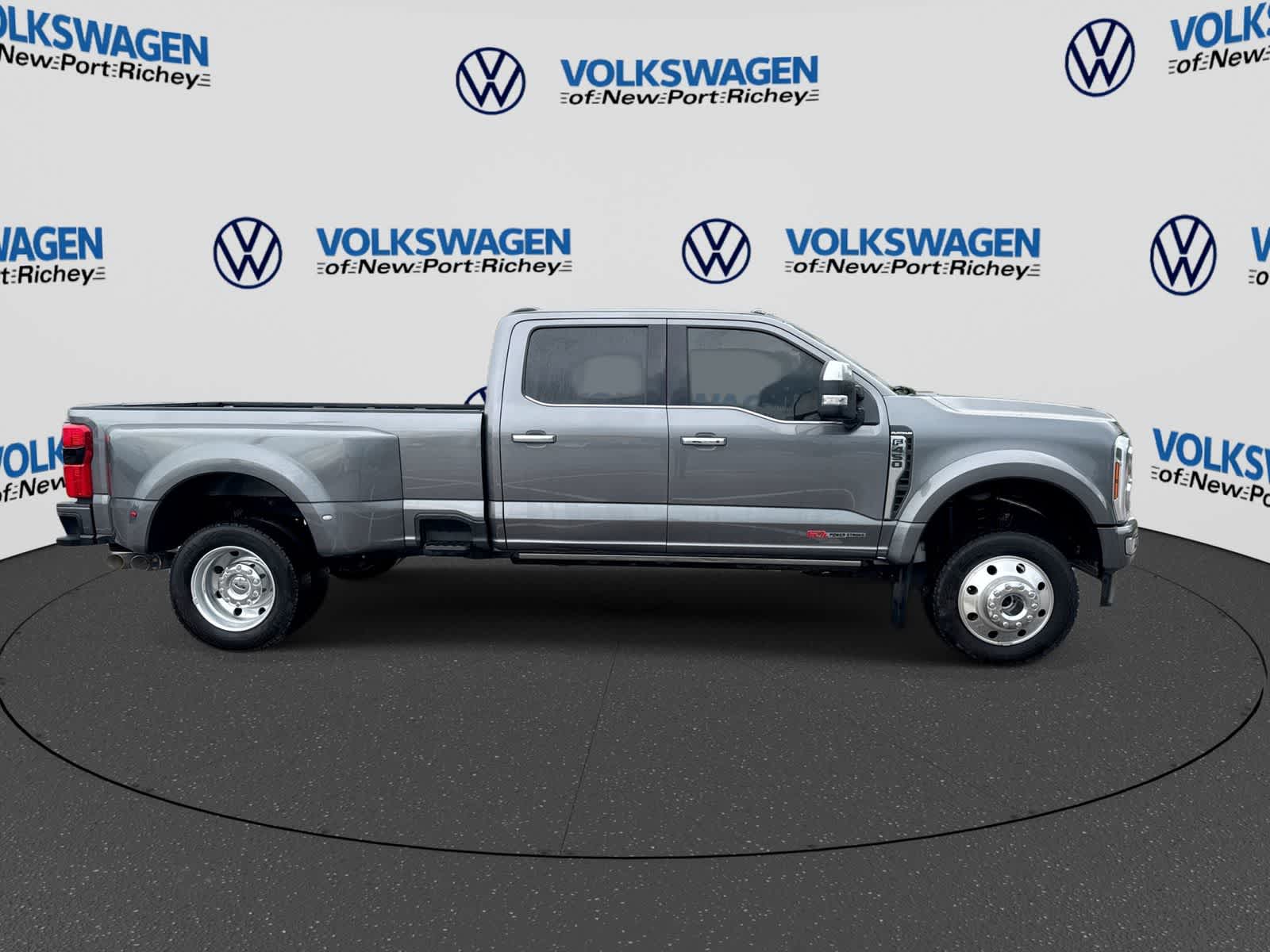 Ford Super Duty F-450 Pickup Platinum 2024