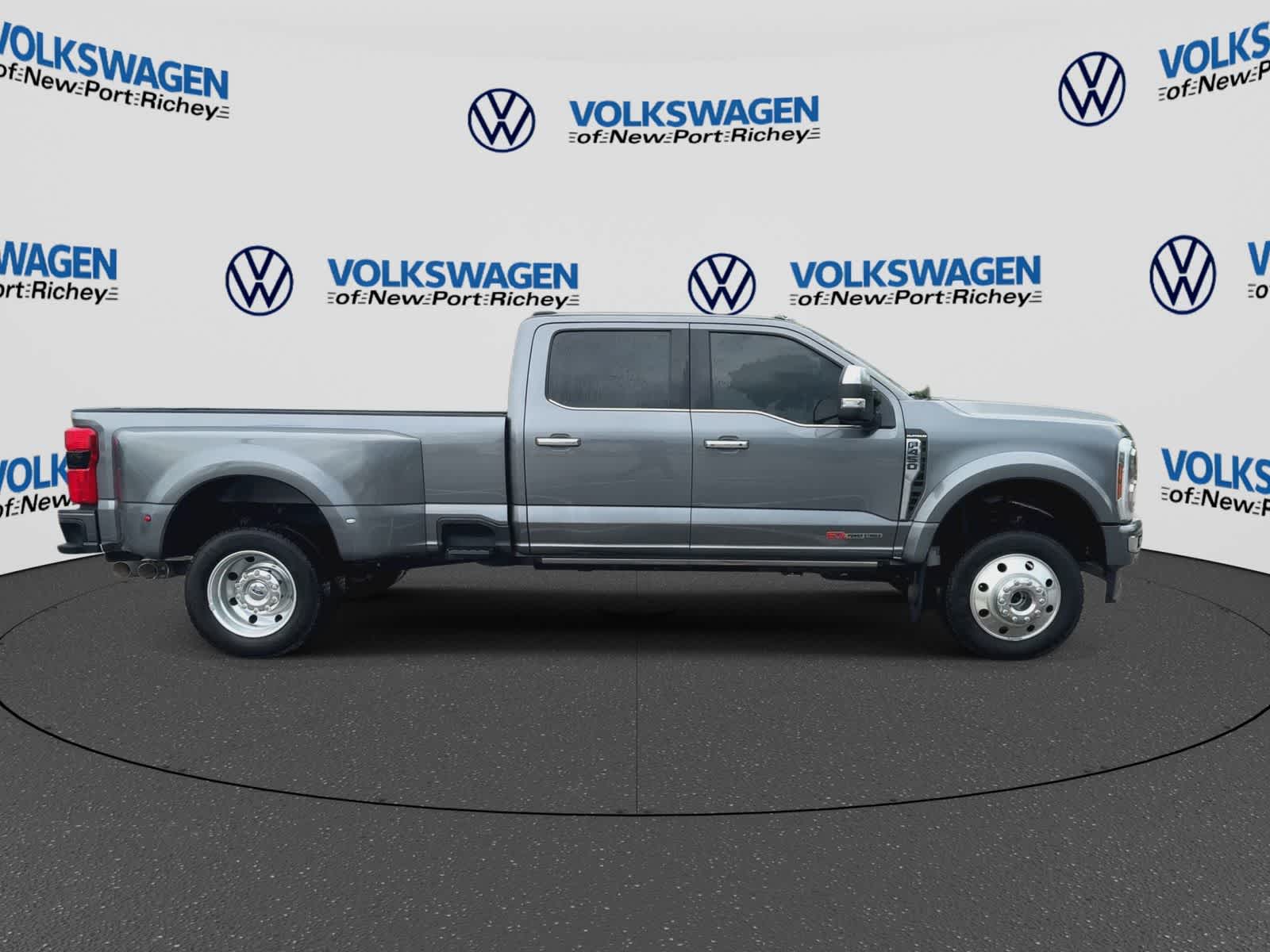 Ford Super Duty F-450 Pickup Platinum 2024