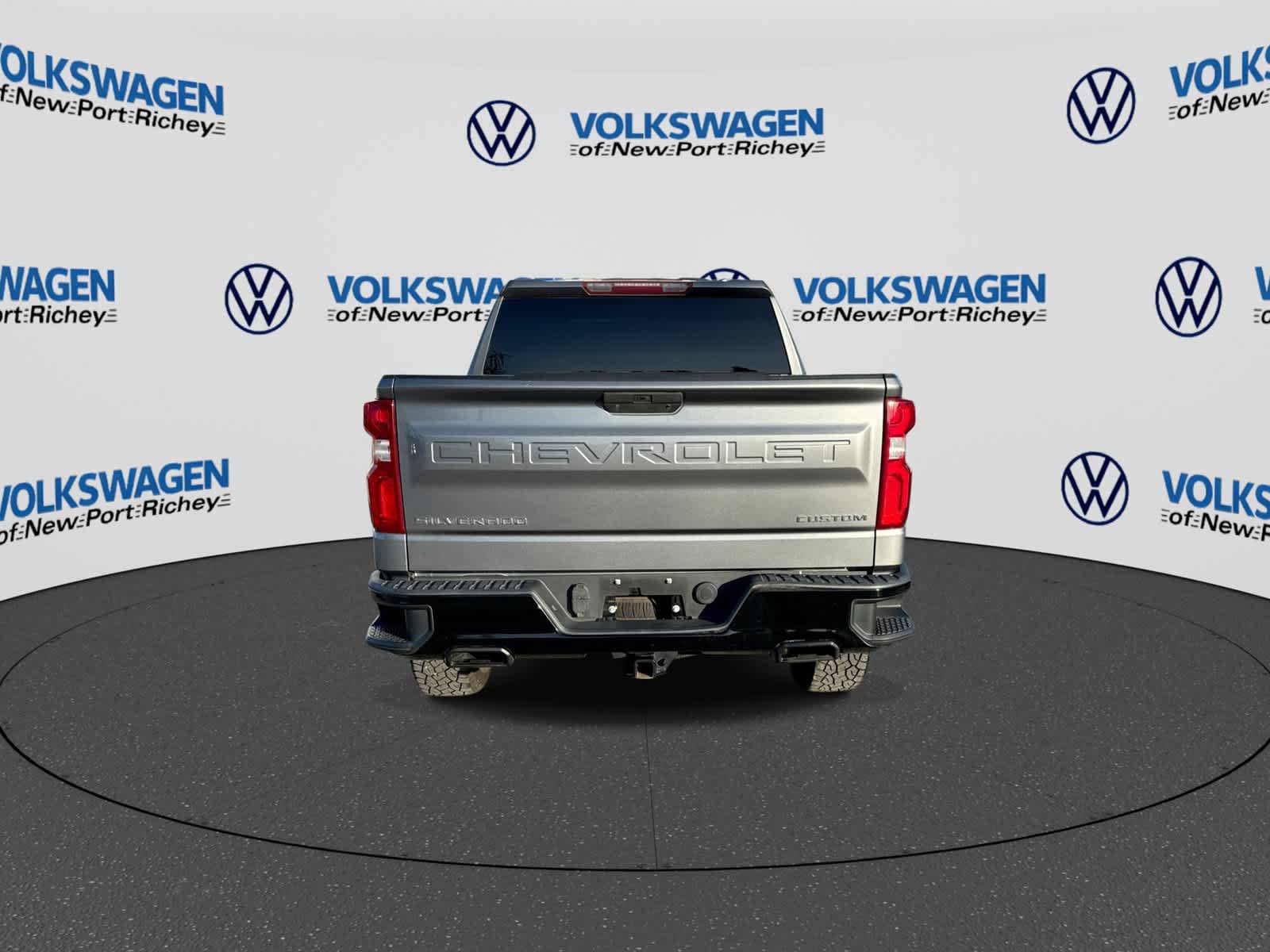 Chevrolet Silverado 1500 Custom Trail Boss 2021