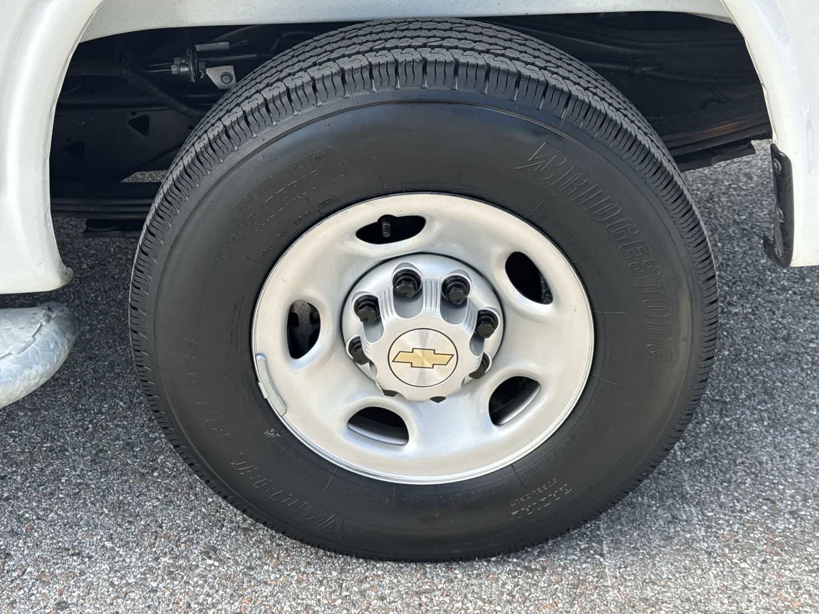 Furgoneta de carga Chevrolet Express 2025, tracción trasera, 2500, 135