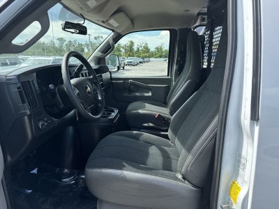 Furgoneta de carga Chevrolet Express 2025, tracción trasera, 2500, 135