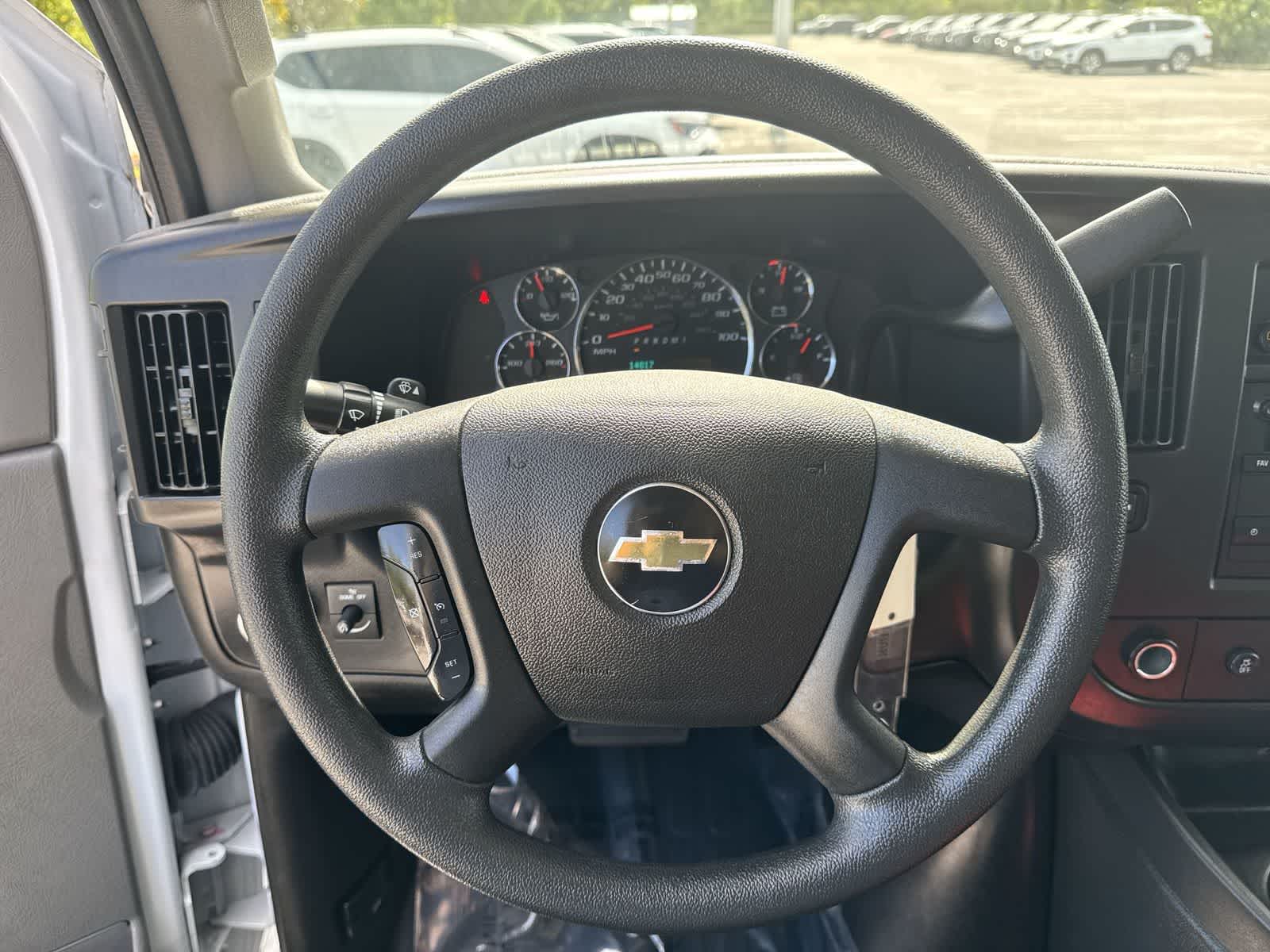 Furgoneta de carga Chevrolet Express 2025, tracción trasera, 2500, 135
