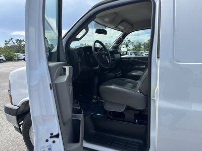 Furgoneta de carga Chevrolet Express 2025, tracción trasera, 2500, 135