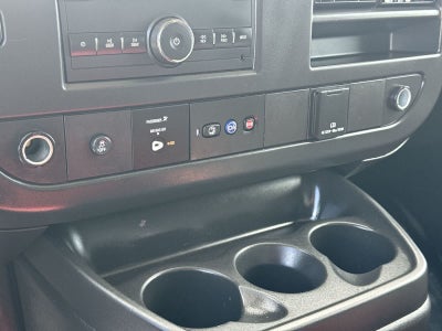 Furgoneta de carga Chevrolet Express 2025, tracción trasera, 2500, 135