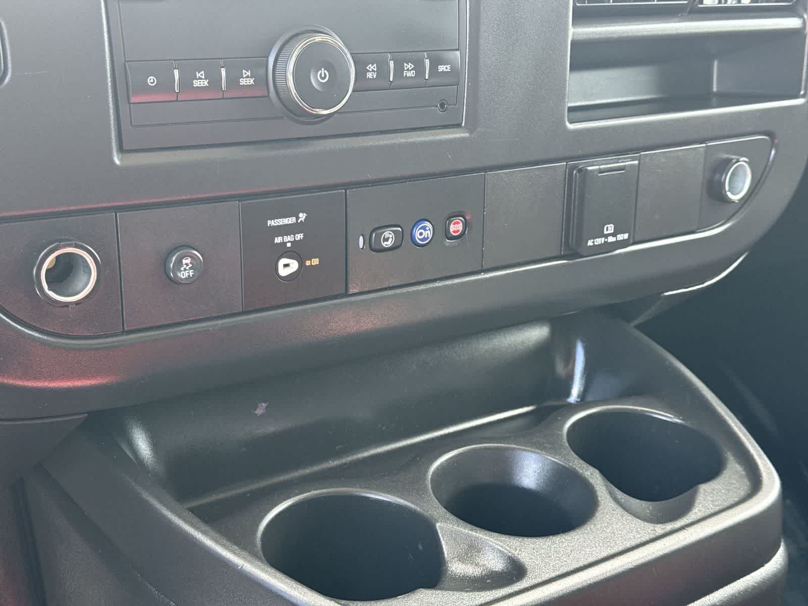 Furgoneta de carga Chevrolet Express 2025, tracción trasera, 2500, 135