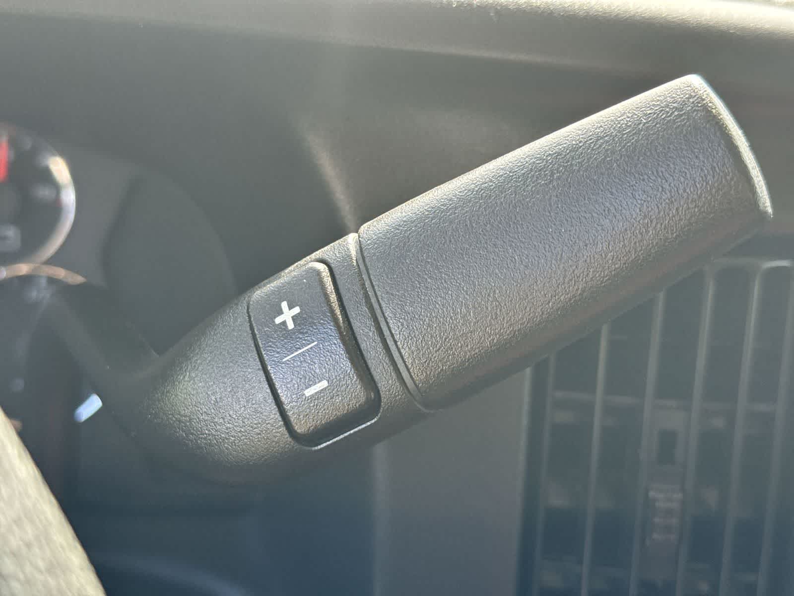 Furgoneta de carga Chevrolet Express 2025, tracción trasera, 2500, 135