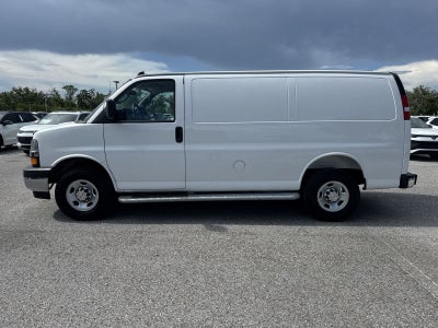 Furgoneta de carga Chevrolet Express 2025, tracción trasera, 2500, 135