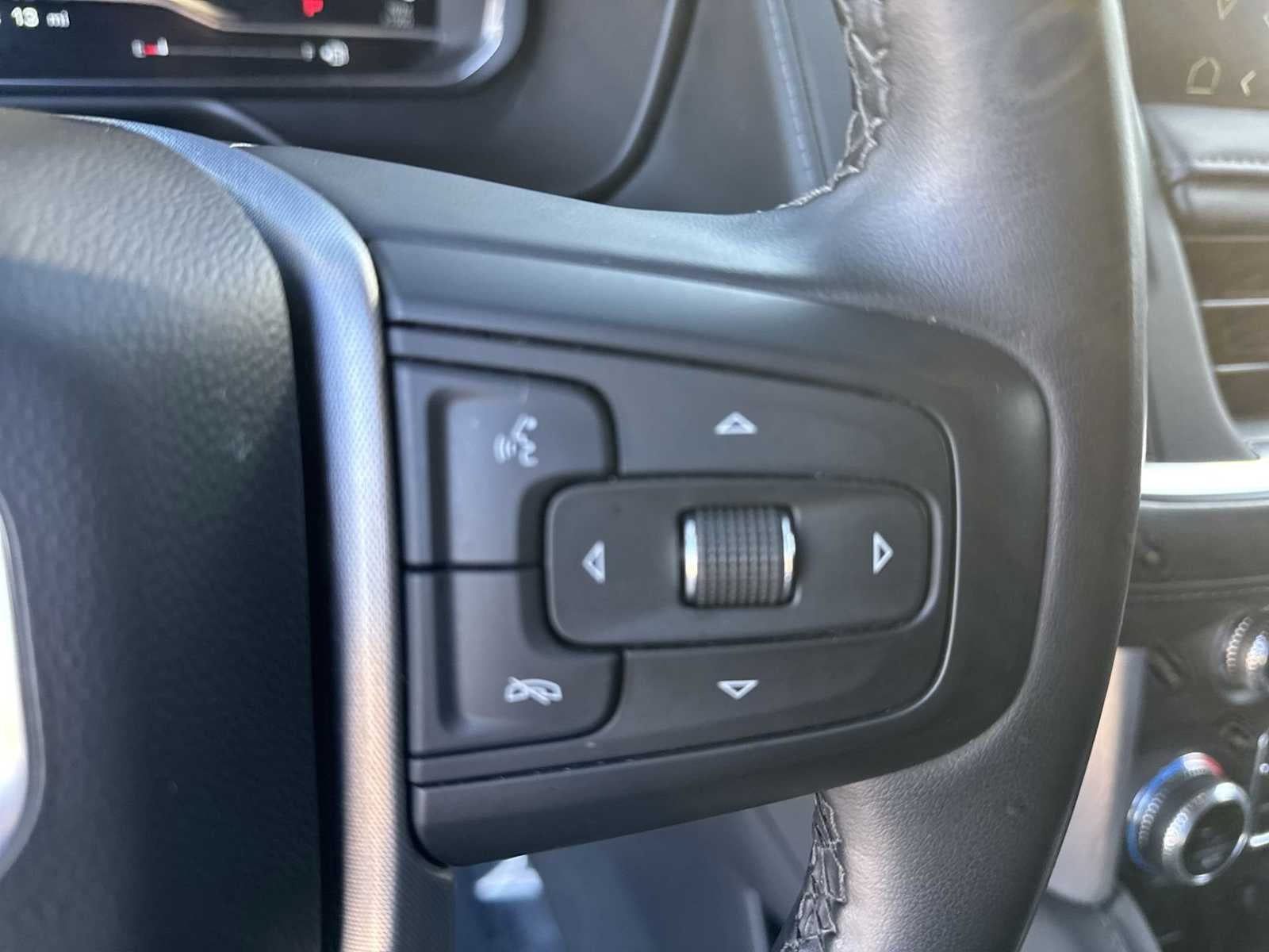 GMC Yukon SLE 2024