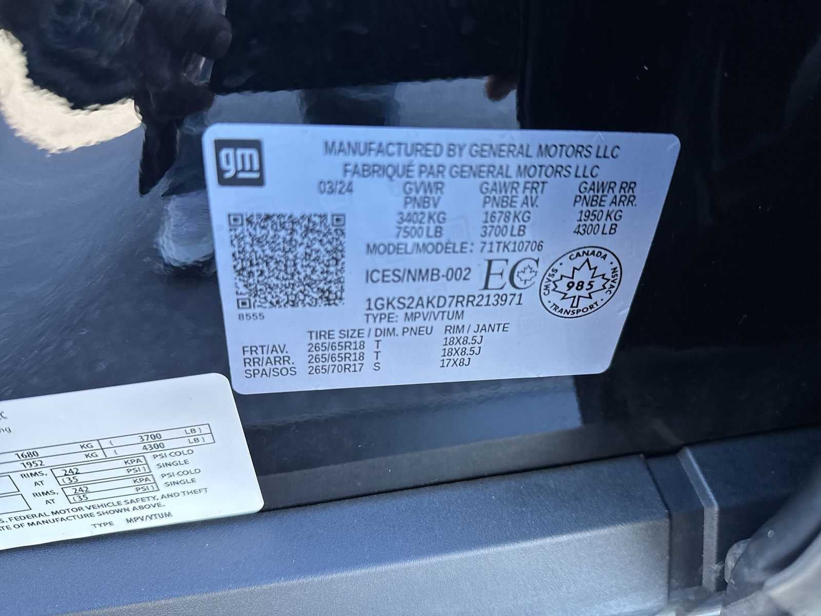 GMC Yukon SLE 2024