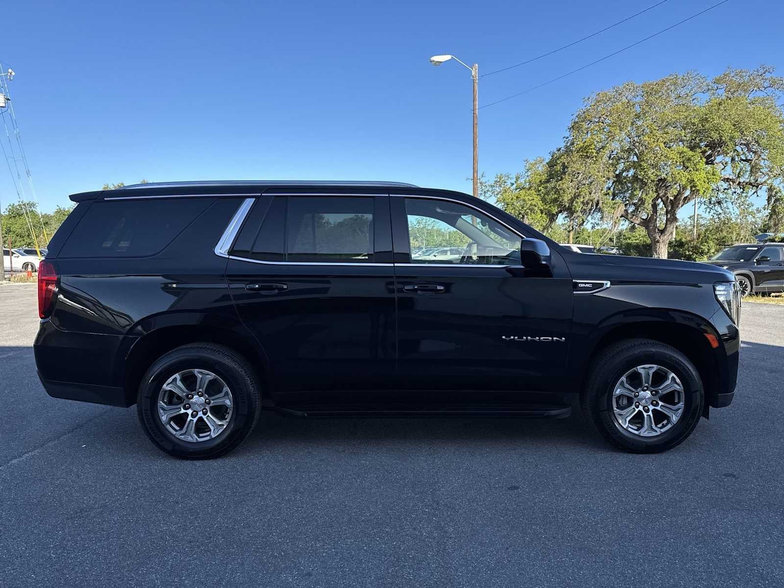 GMC Yukon SLE 2024