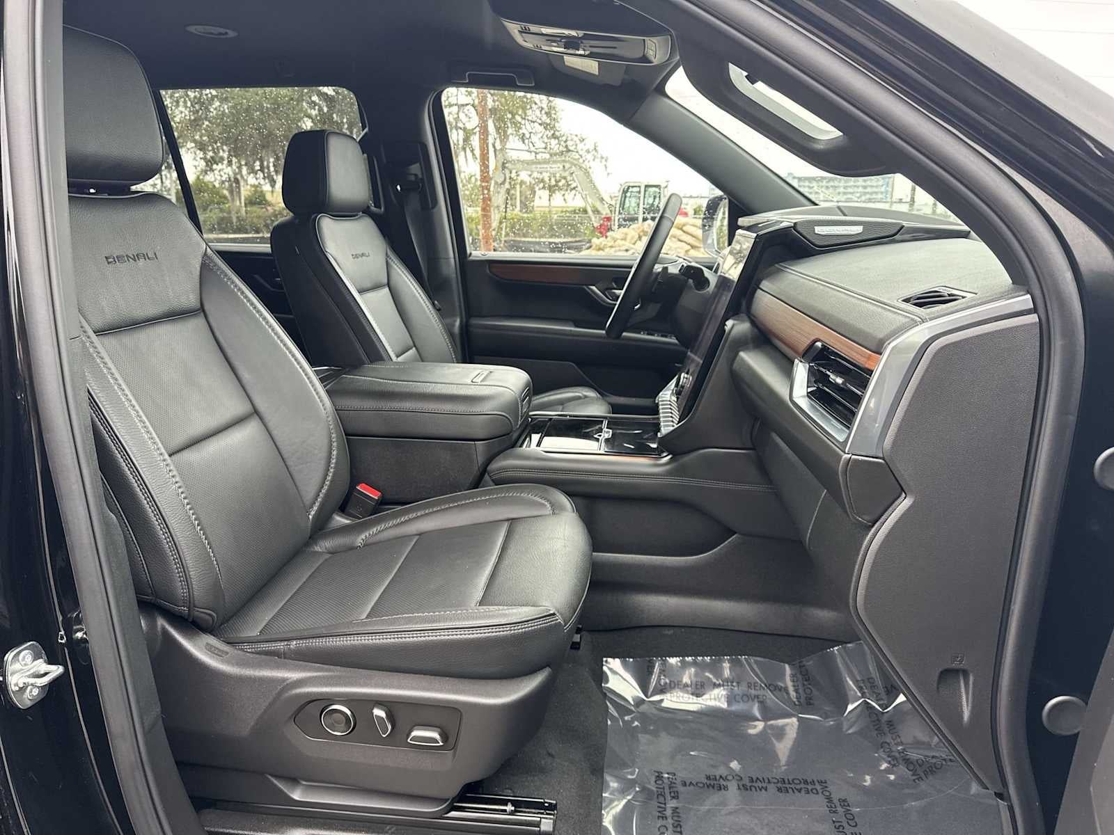 GMC Yukon Denali 2025