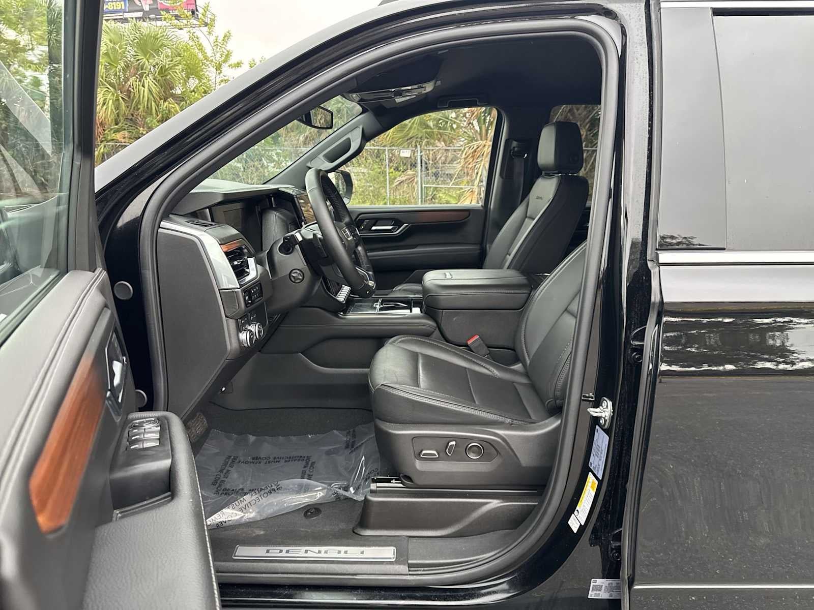 GMC Yukon Denali 2025