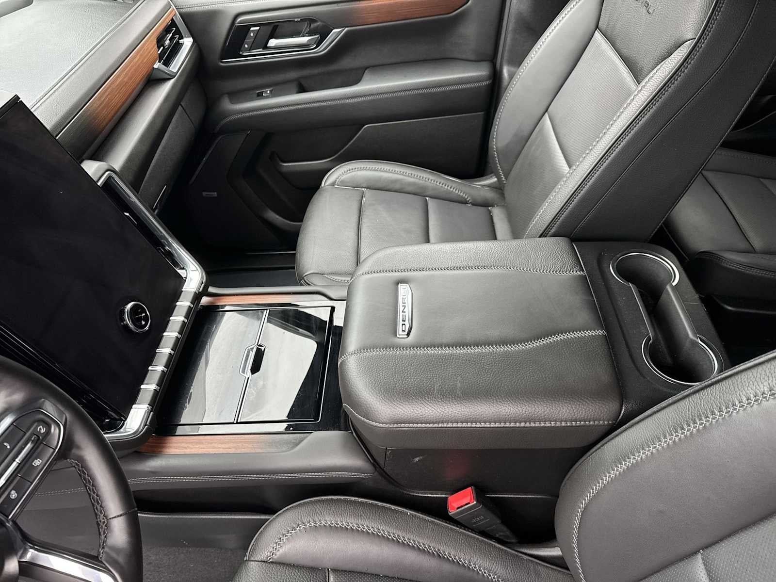 GMC Yukon Denali 2025