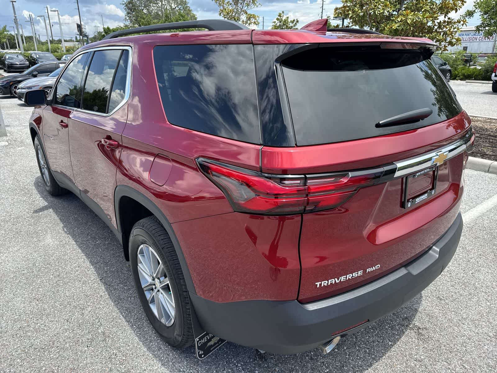 Chevrolet Traverse LT con tapicería de cuero, 2023