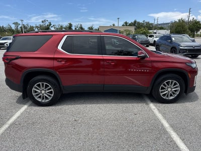 Chevrolet Traverse LT con tapicería de cuero, 2023