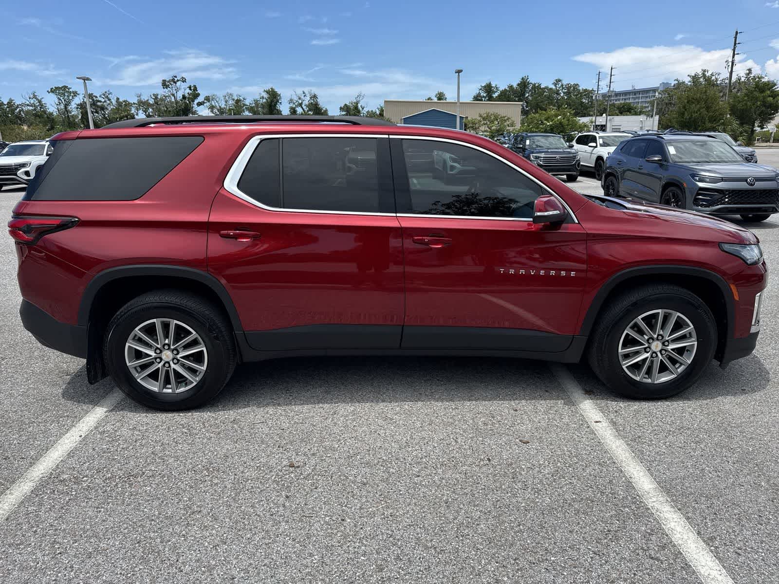 Chevrolet Traverse LT con tapicería de cuero, 2023