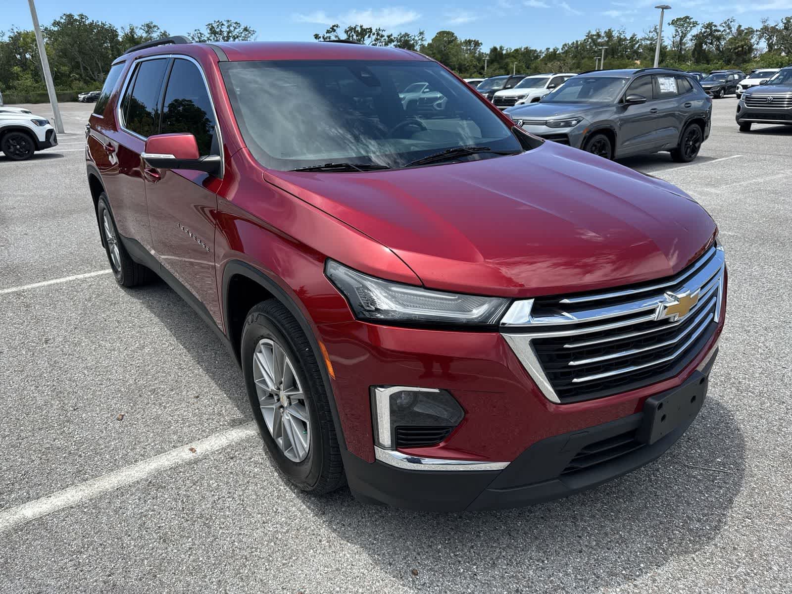Chevrolet Traverse LT con tapicería de cuero, 2023