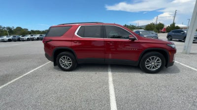 Chevrolet Traverse LT con tapicería de cuero, 2023
