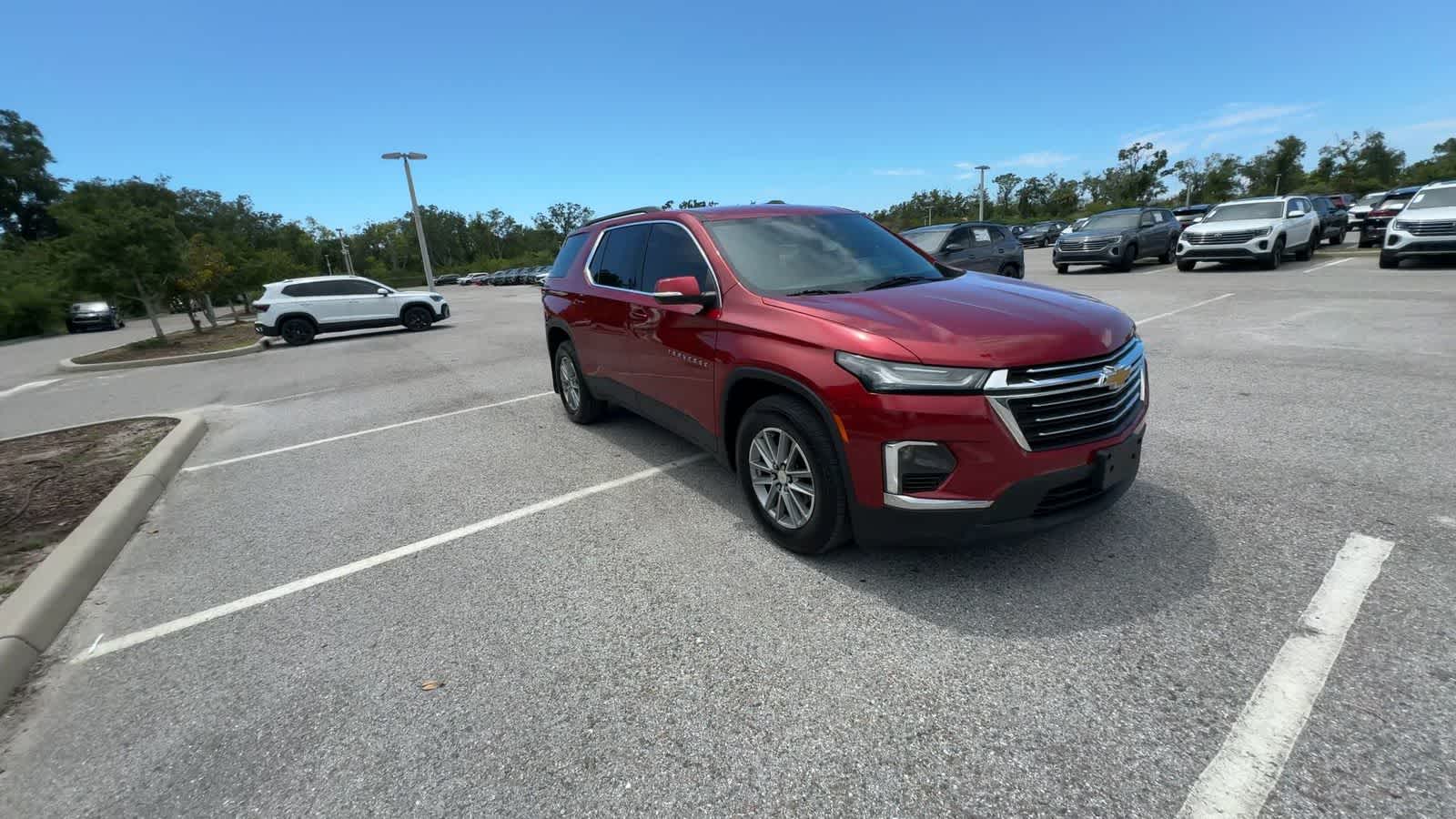 Chevrolet Traverse LT con tapicería de cuero, 2023
