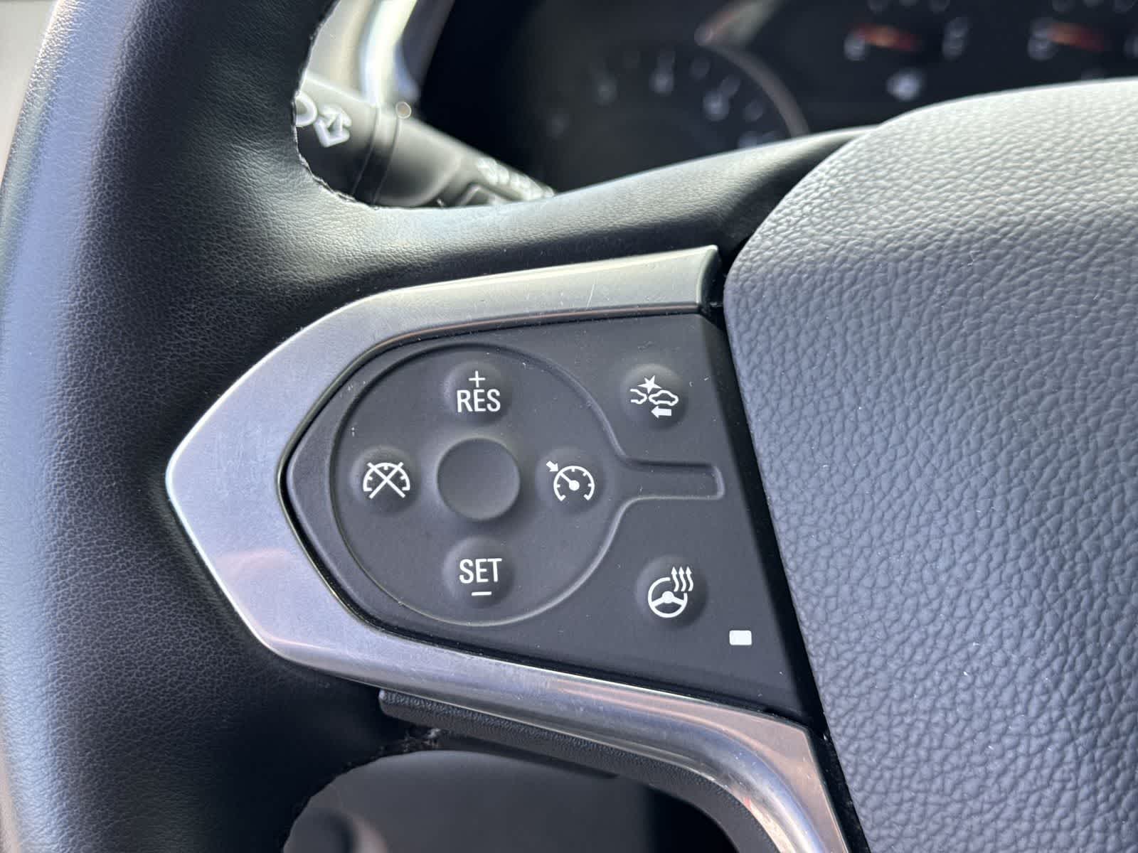 Chevrolet Traverse LT con tapicería de cuero, 2023