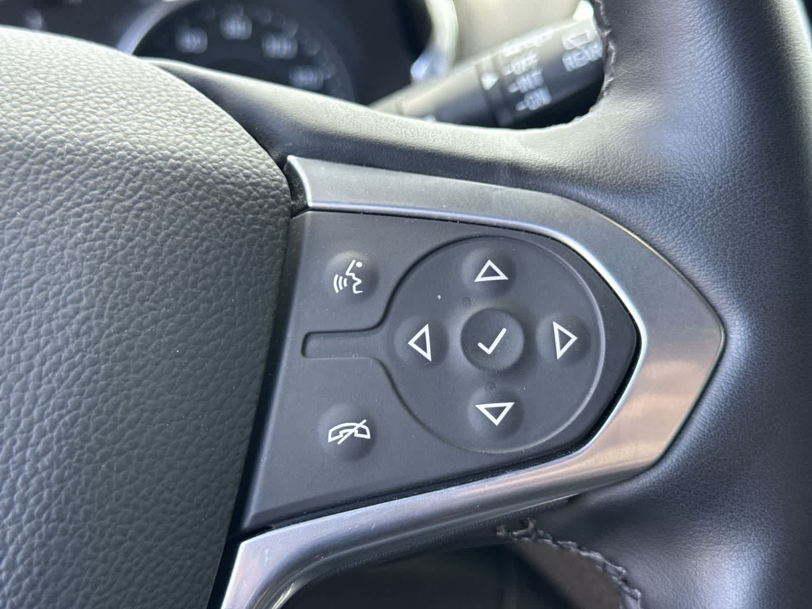 Chevrolet Traverse LT con tapicería de cuero, 2023