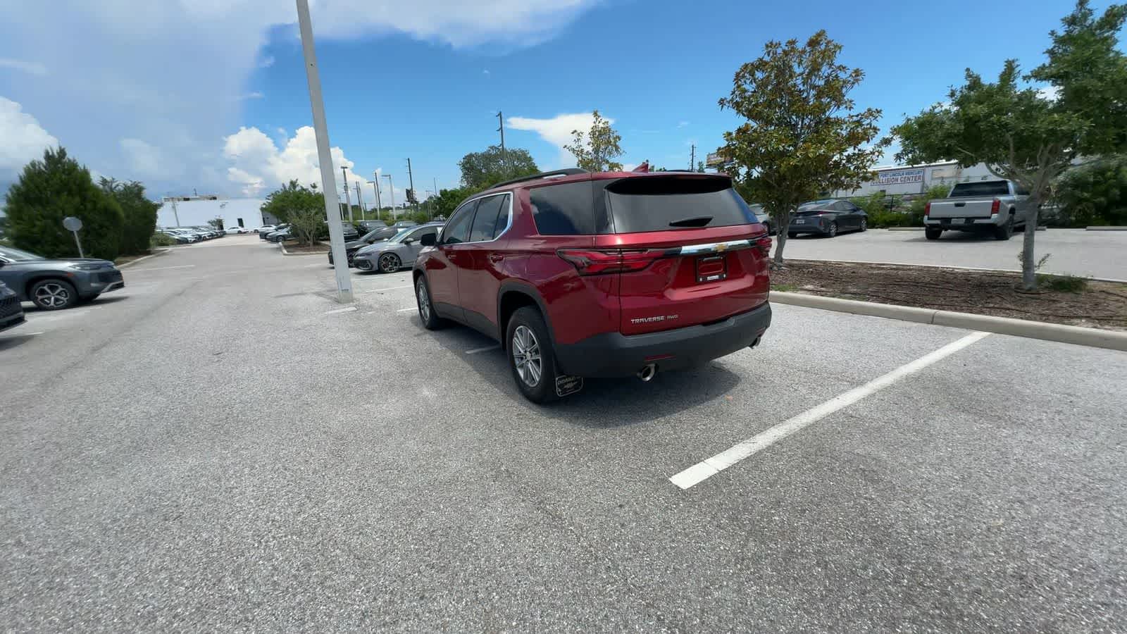 Chevrolet Traverse LT con tapicería de cuero, 2023