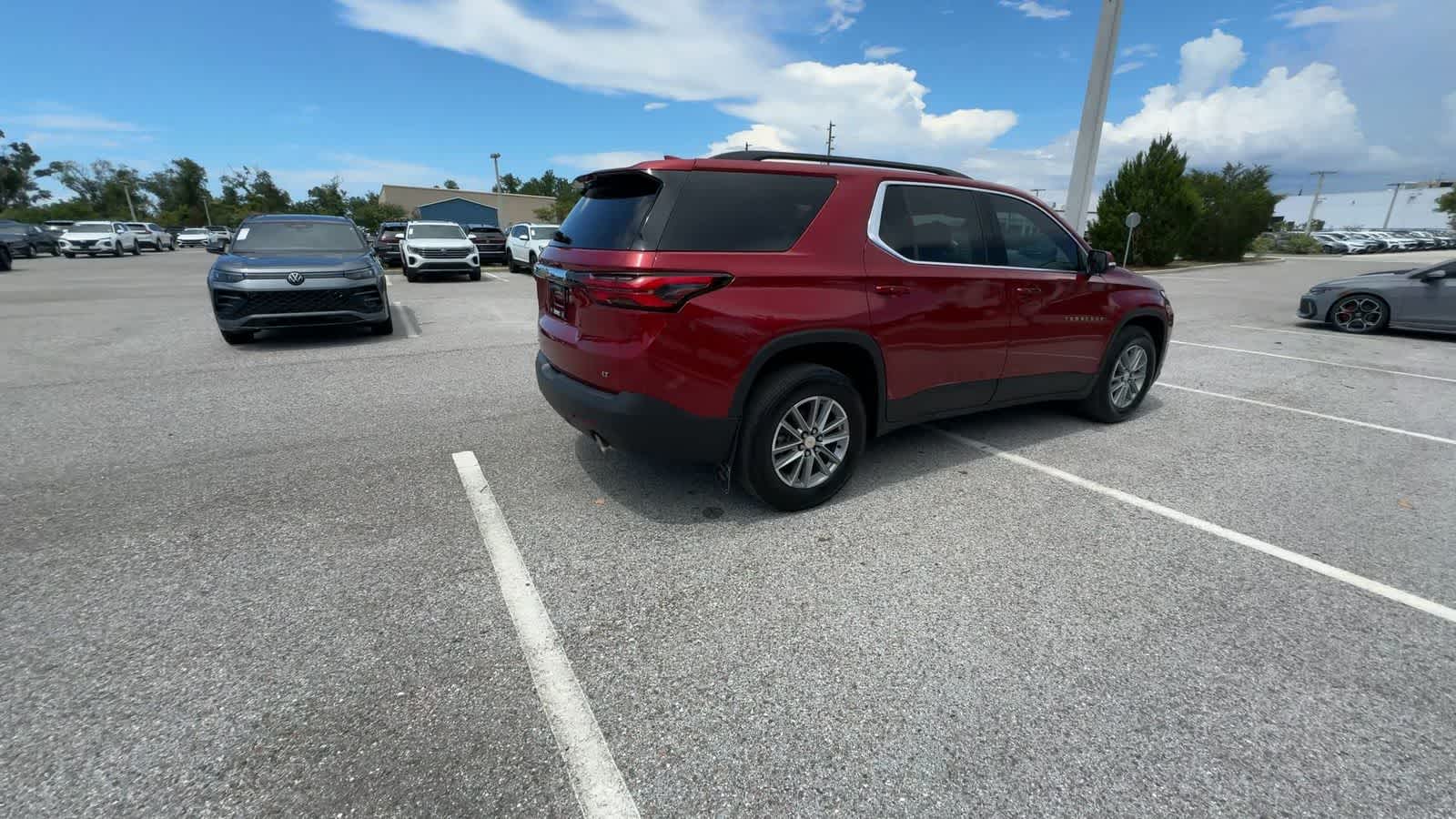 Chevrolet Traverse LT con tapicería de cuero, 2023